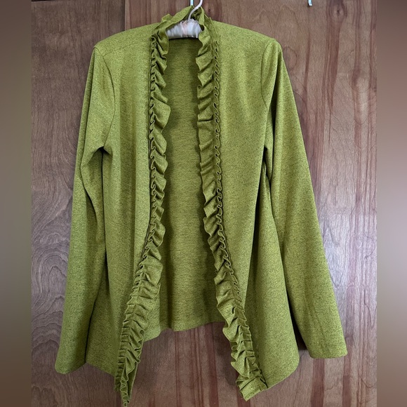 Rafaella Sweaters - Rafaella small cardigan - stylish with ruffles, hidden button in the middle.